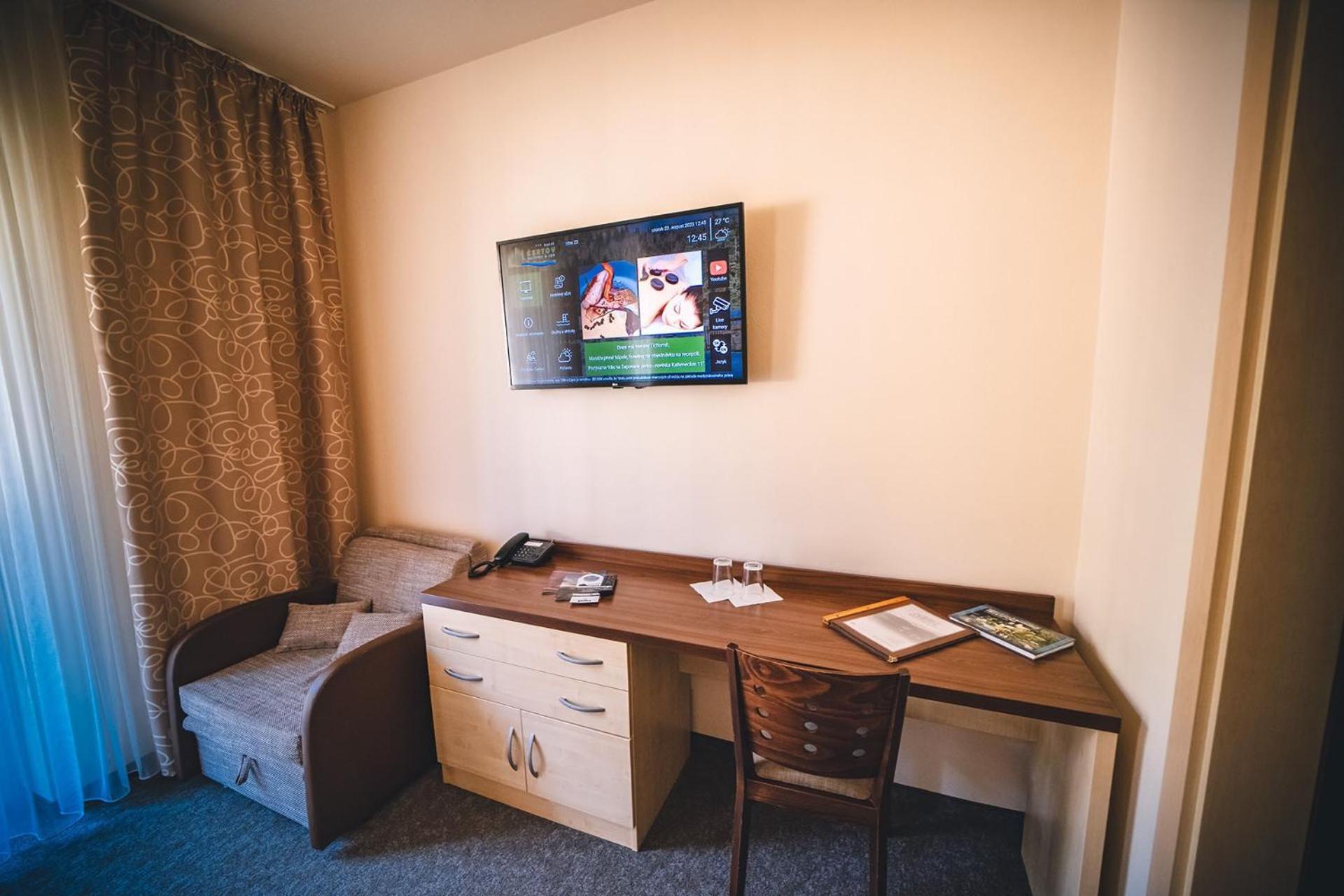 Wellness & Spa Hotel Certov מראה חיצוני תמונה