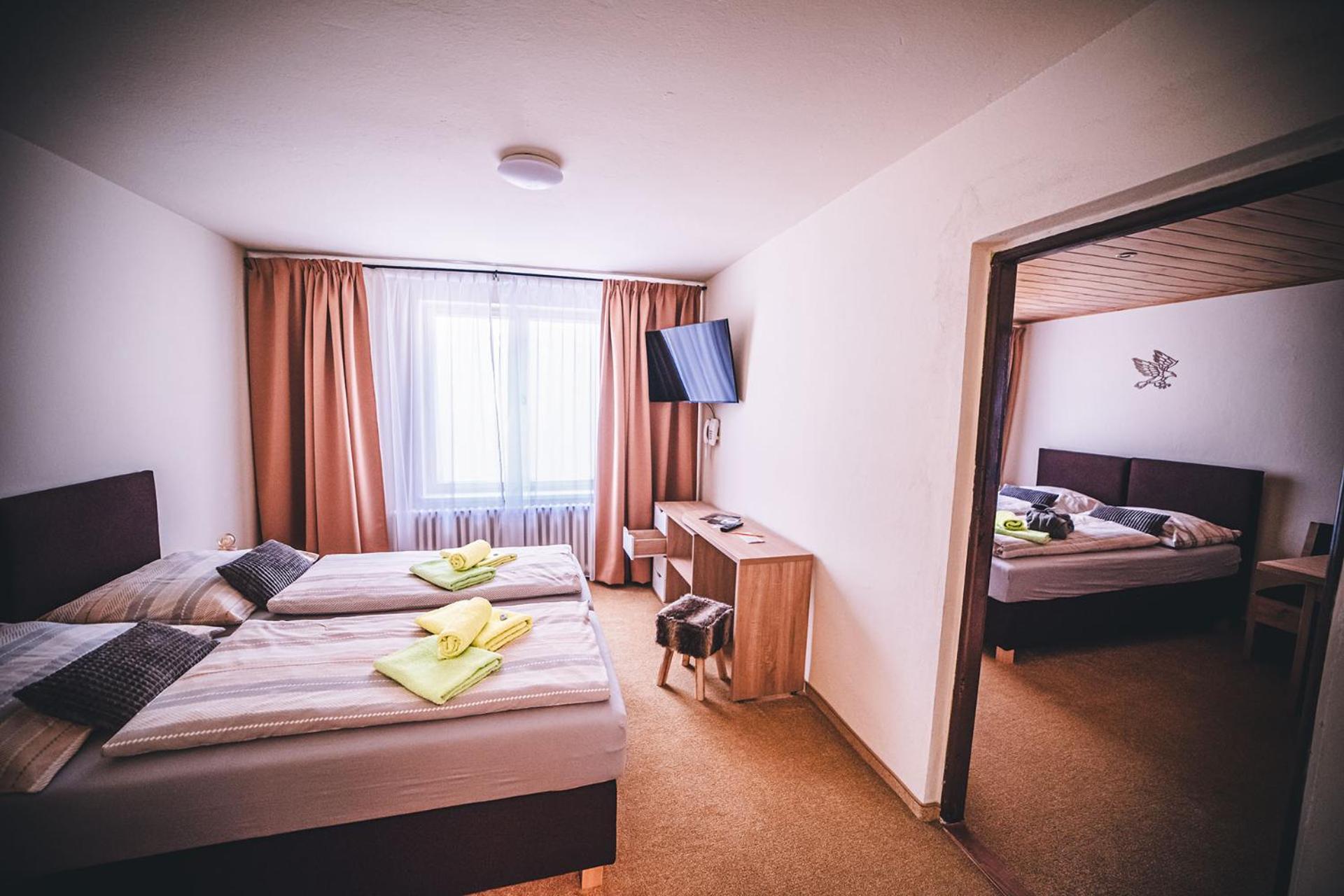 Wellness & Spa Hotel Certov מראה חיצוני תמונה